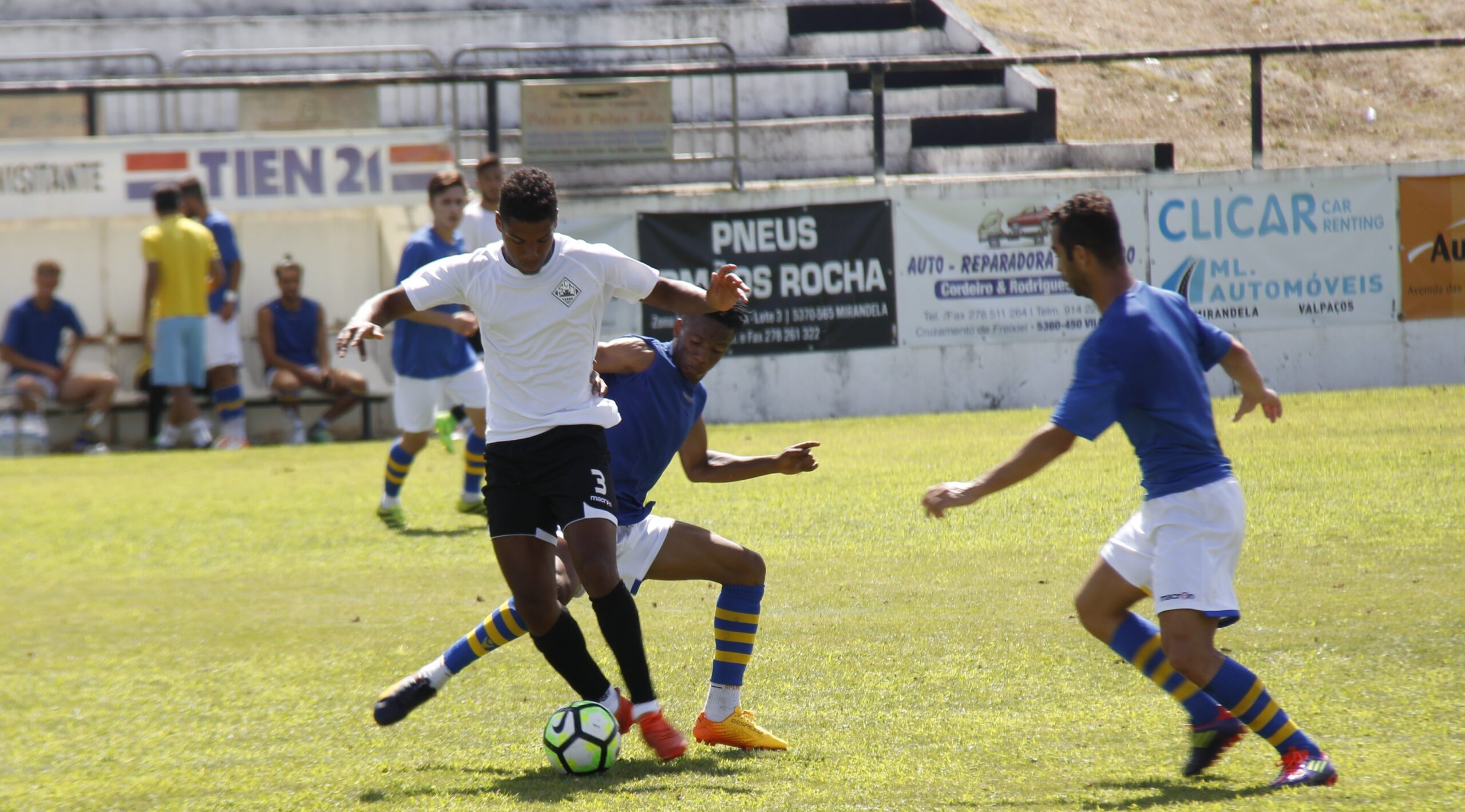 Dérbi de pré-época termina com nulo