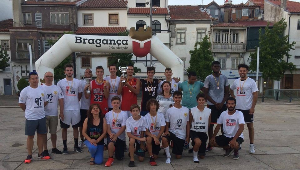 Torneio de rua promoveu basquetebol