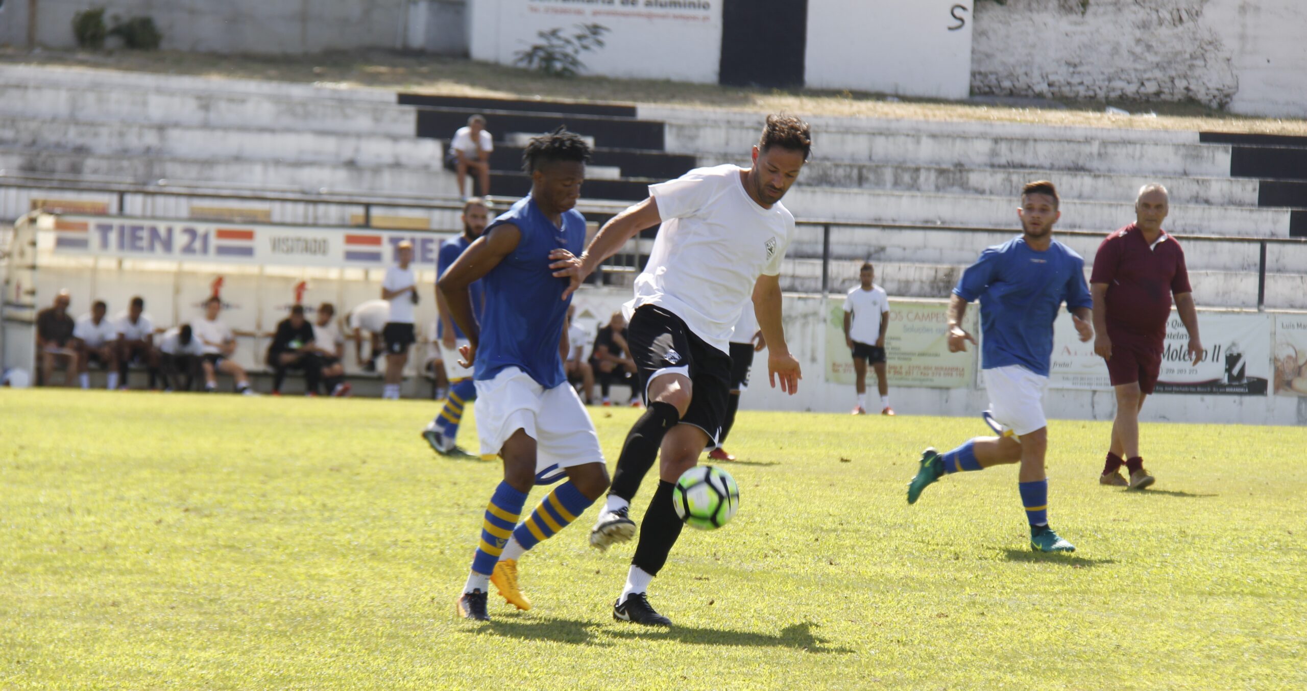 Domingo há dérbi distrital