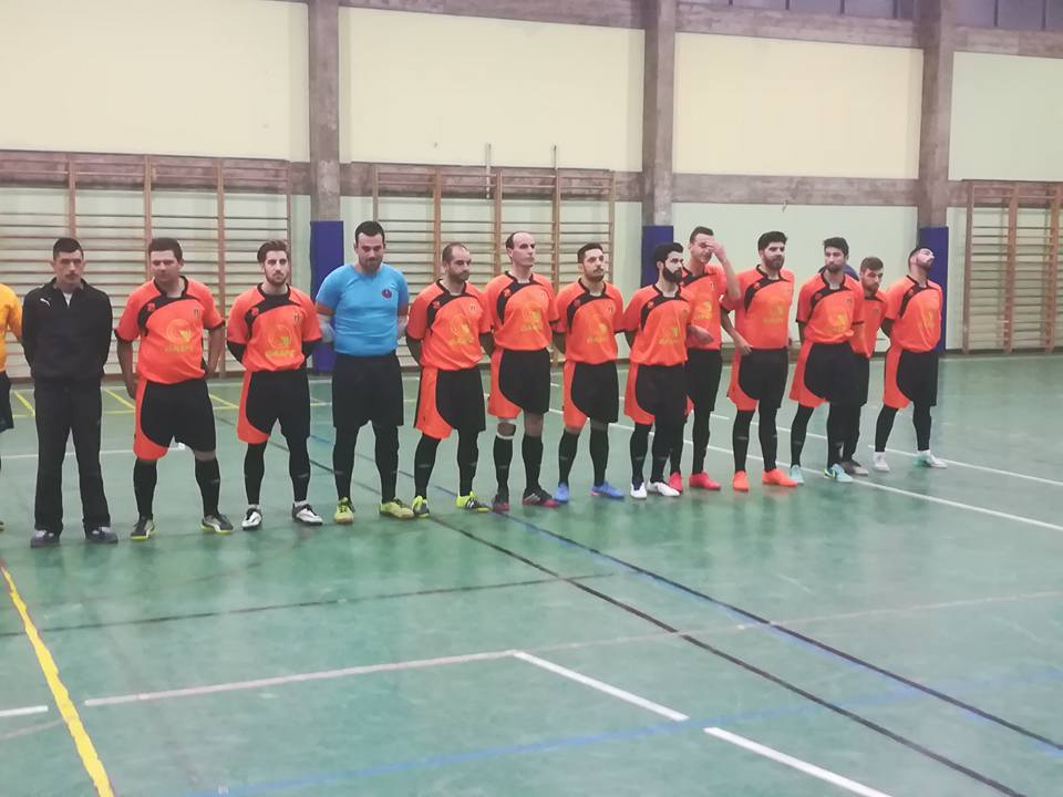 Alfandeguense chega-se ao líder