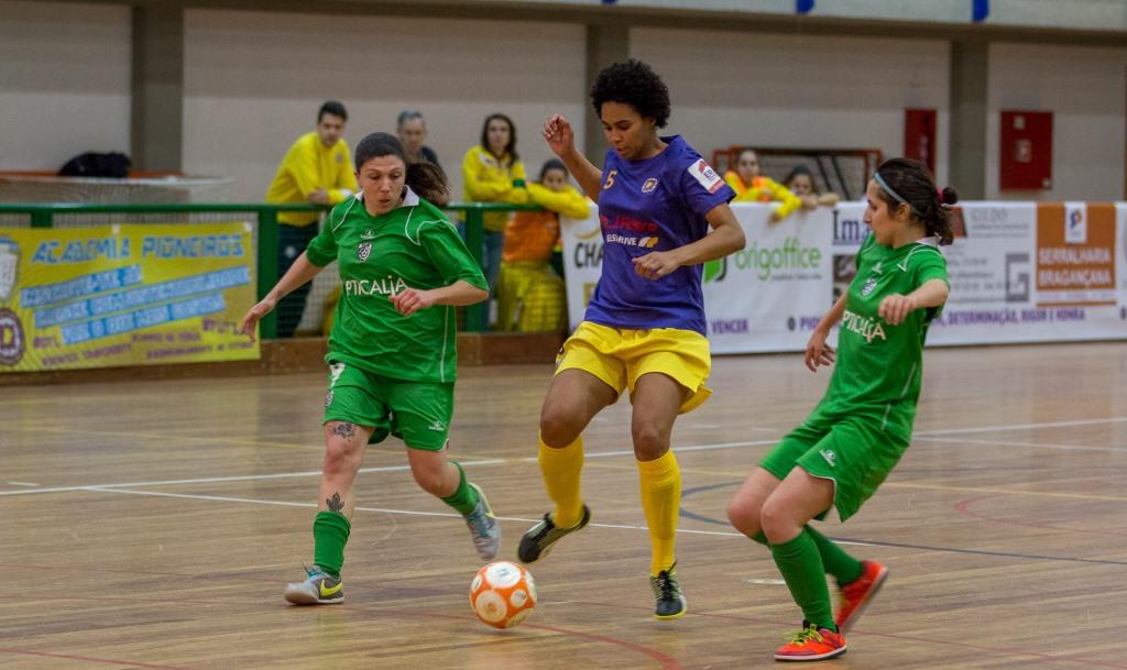 Pioneiros de Bragança e Santo Cristo na final do play-off do distrital de futsal feminino