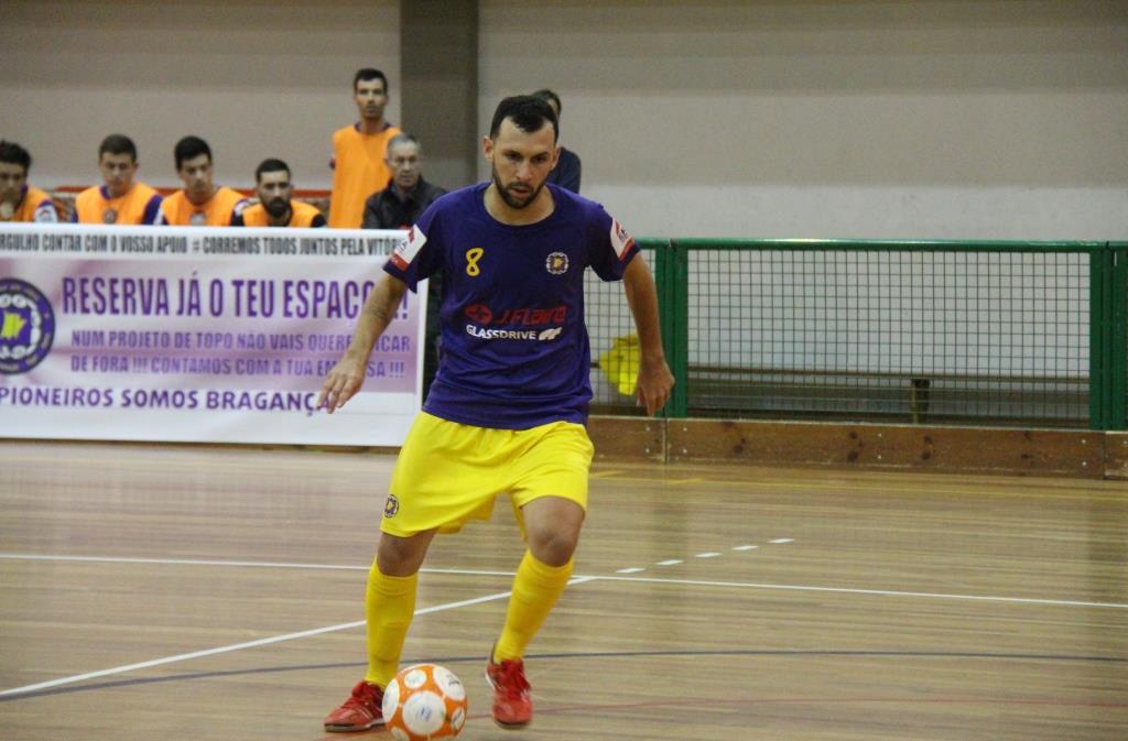 Pioneiros perdem dérbi transmontano