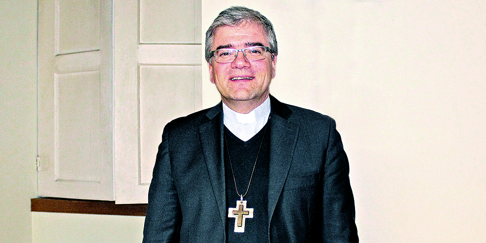 “A diocese é que faz as paróquias e não o contrário, por isso dizemos «menos paróquias e mais igreja»”