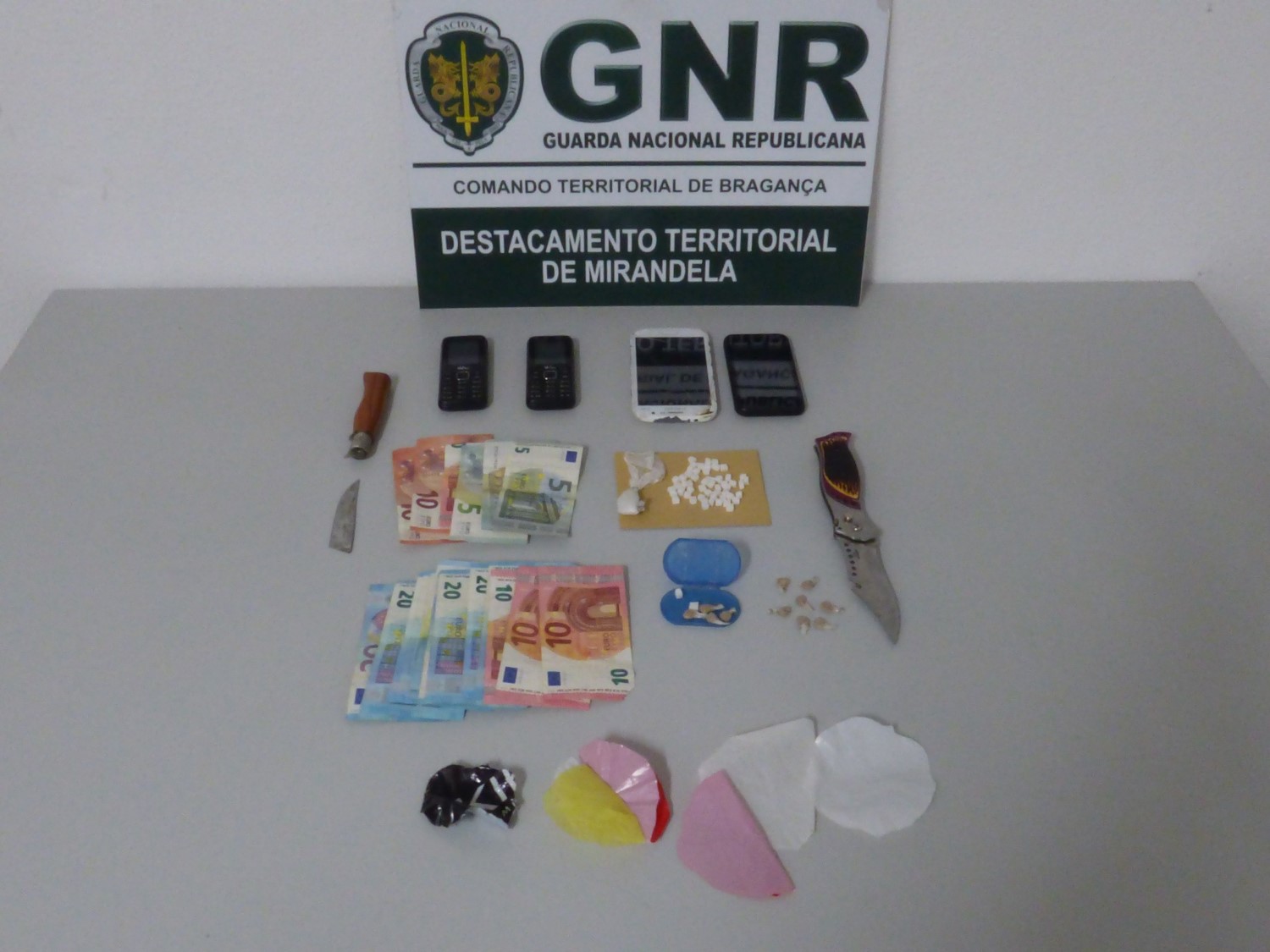 GNR de Mirandela e Torre de Moncorvo deteve 5 pessoas por tráfico de droga