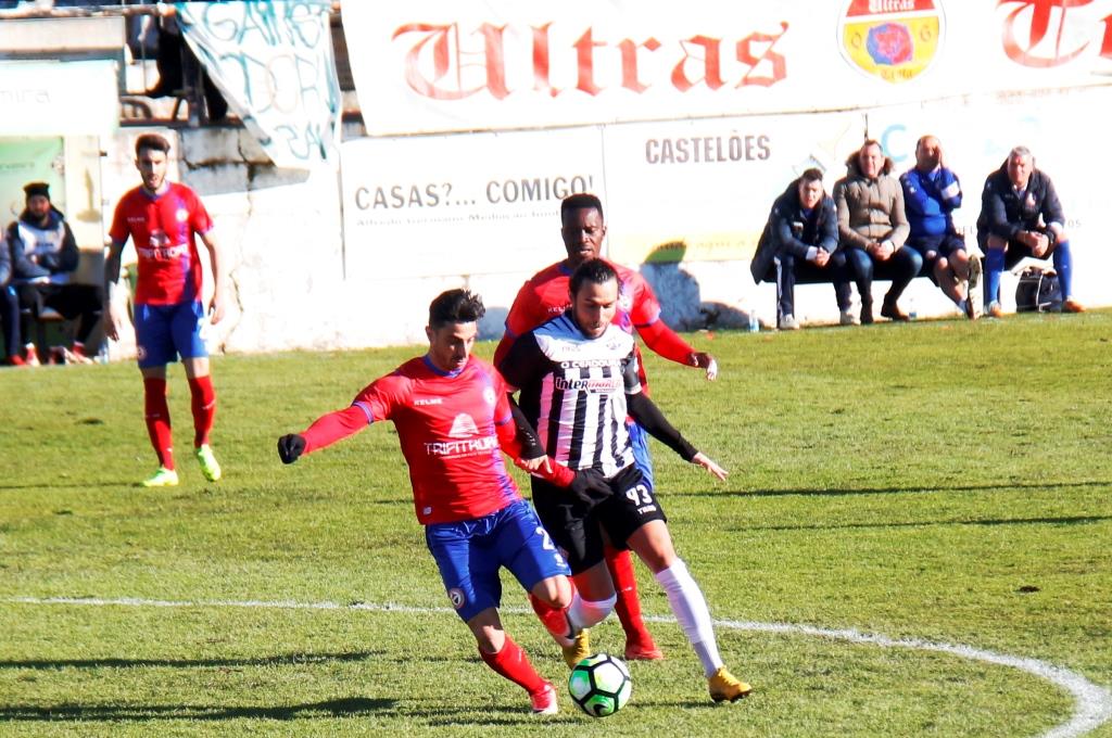 Trofense vence em Mirandela e assume liderança