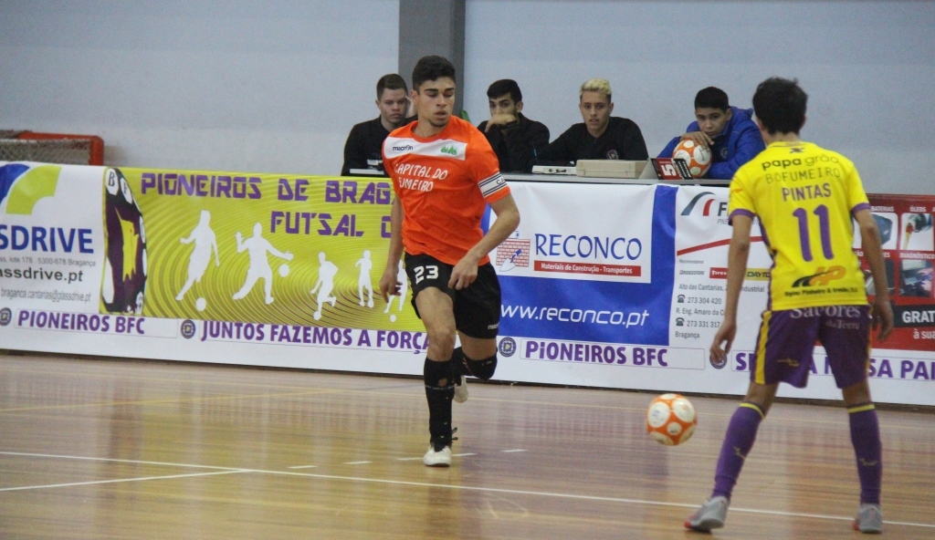 Montes Vinhais garante presença na final da Taça Distrital de Futsal de Juvenis
