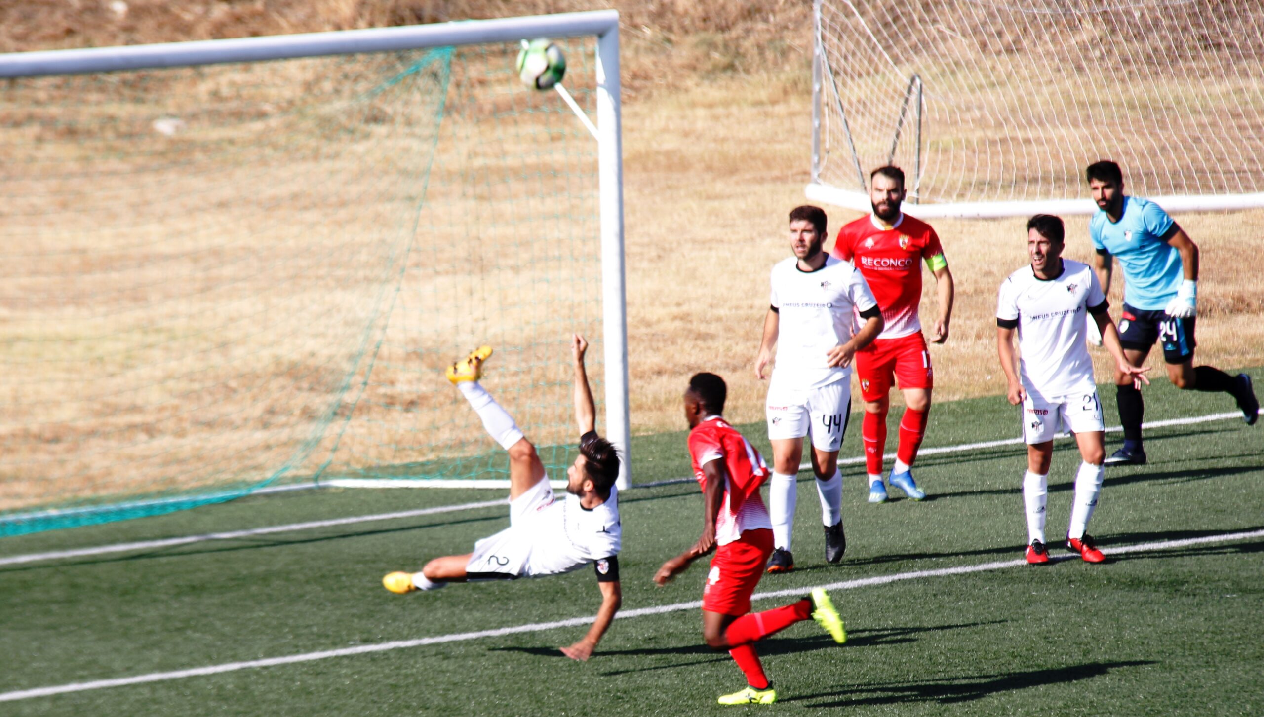 Matias estreou-se com um empate