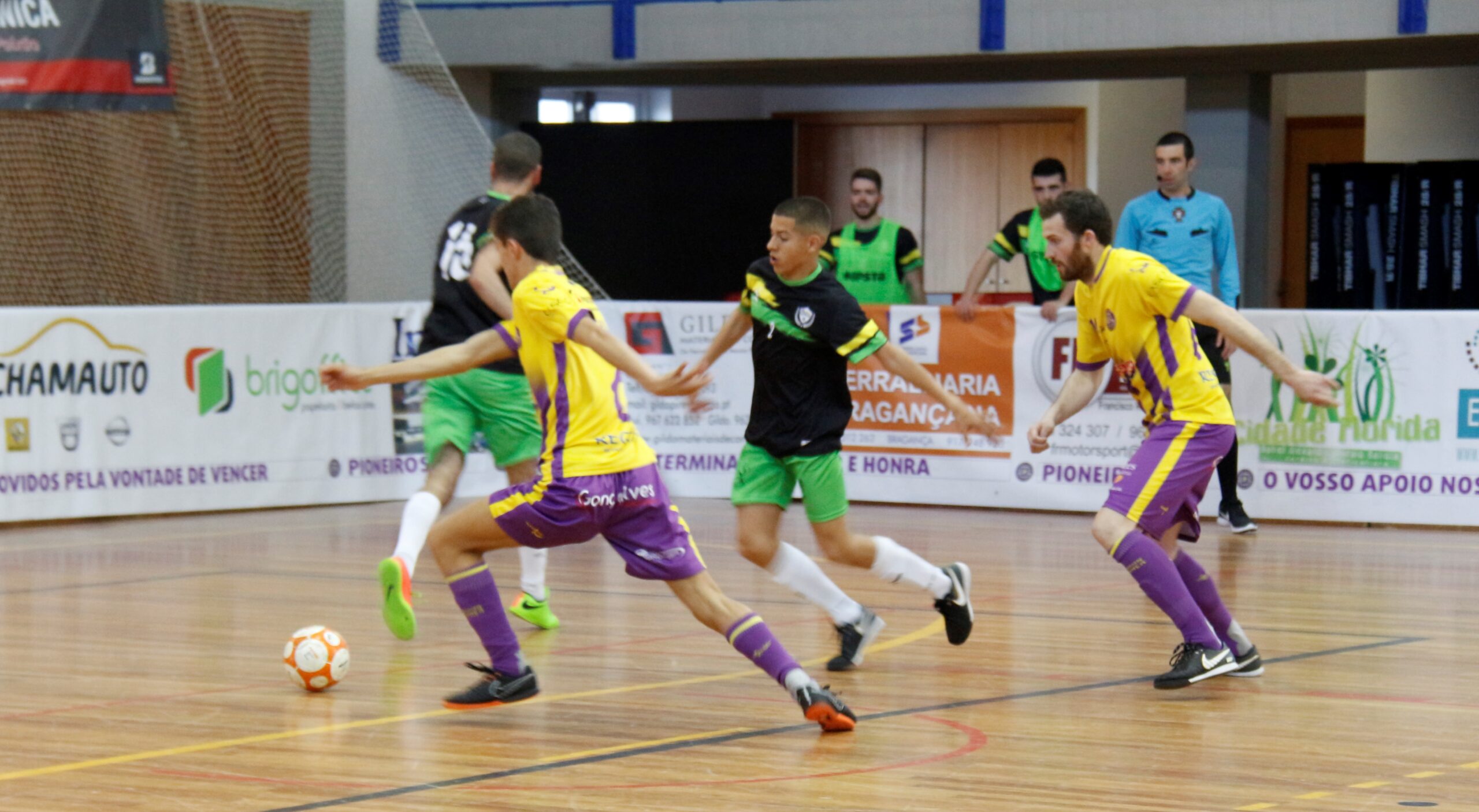 Pioneiros vencem CSP Vila Flor e estão na frente das meias do play-off