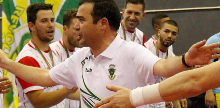 Macedense renova com António Aires