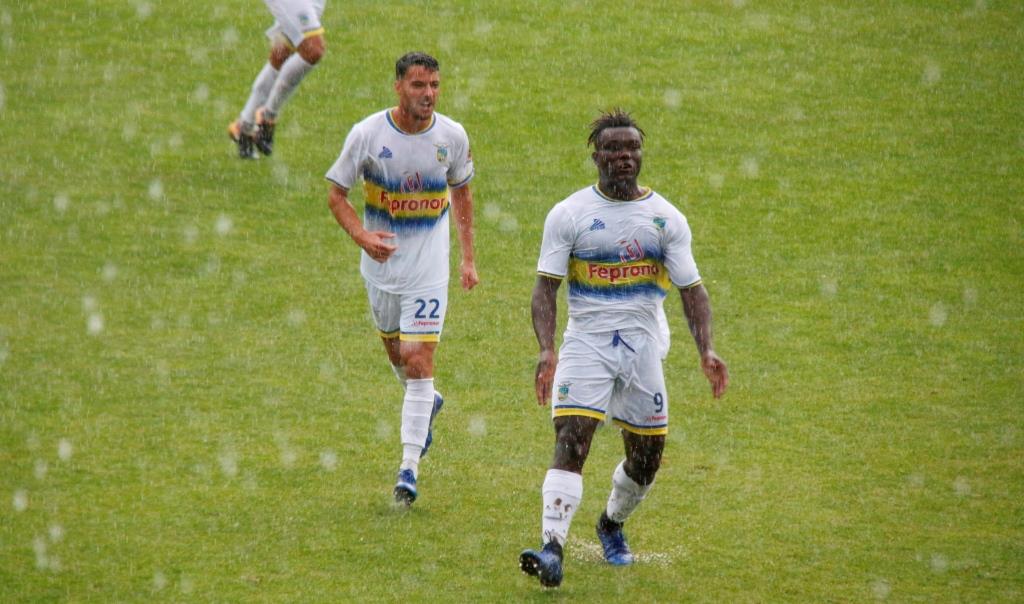 Ossai mostrou veia goleadora e resolveu frente ao Montalegre