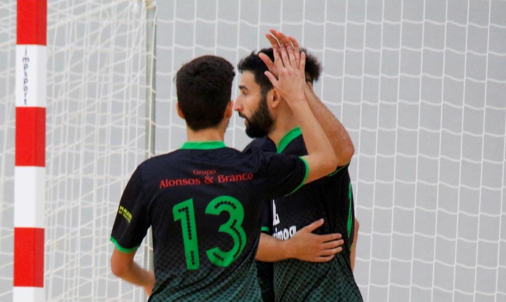 Macedense segura liderança