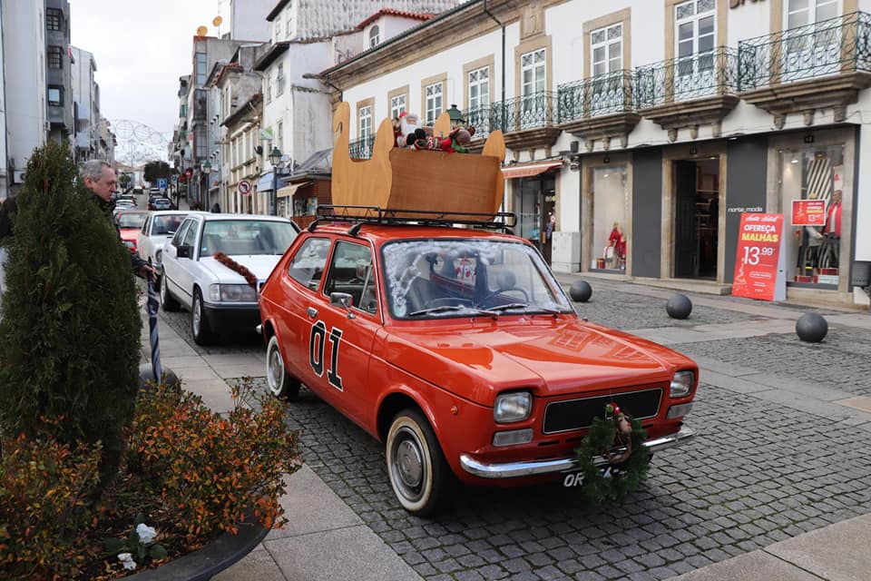 Passeio solidário reuniu 40 automóveis clássicos em Bragança