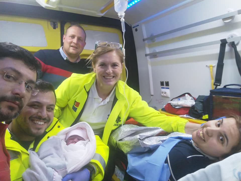 Bebé nasceu na auto-estrada a caminho do hospital de Bragança