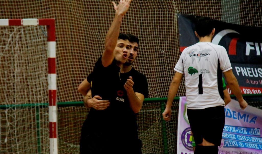 Pioneiros quebram jejum e vencem dérbi distrital