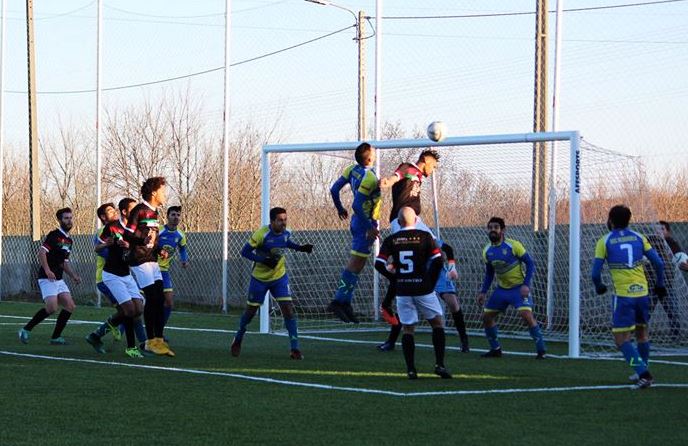 Rebordelo lidera isolado após jornada de goleadas