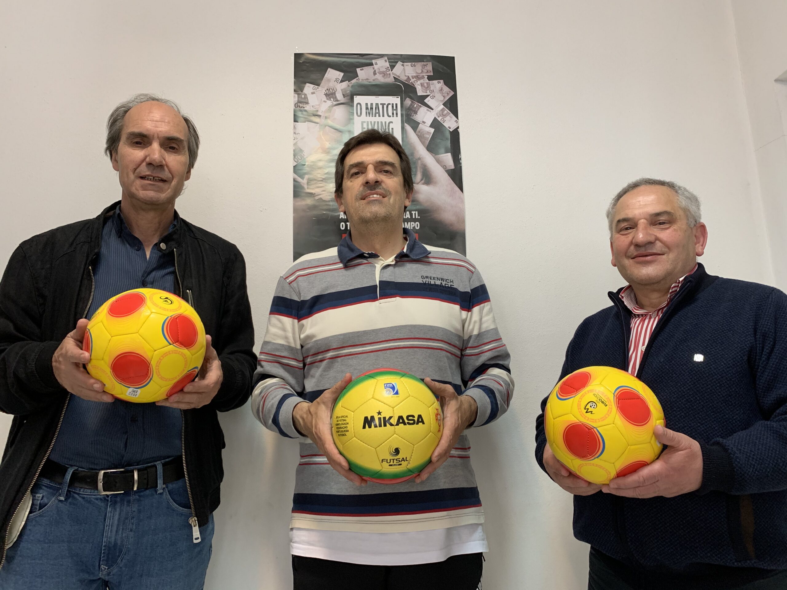 A.F. Bragança oferece material desportivo ao Estabelecimento Prisional de Bragança