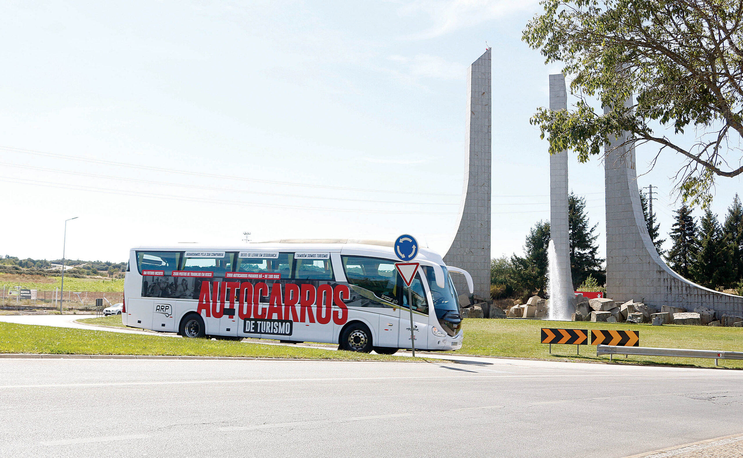 Autocarros de turismo queixam-se de estar parados desde Março e pedem apoios