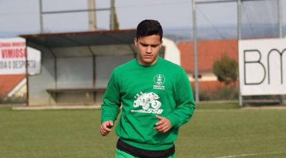 Michel Camargos renova com o Argozelo