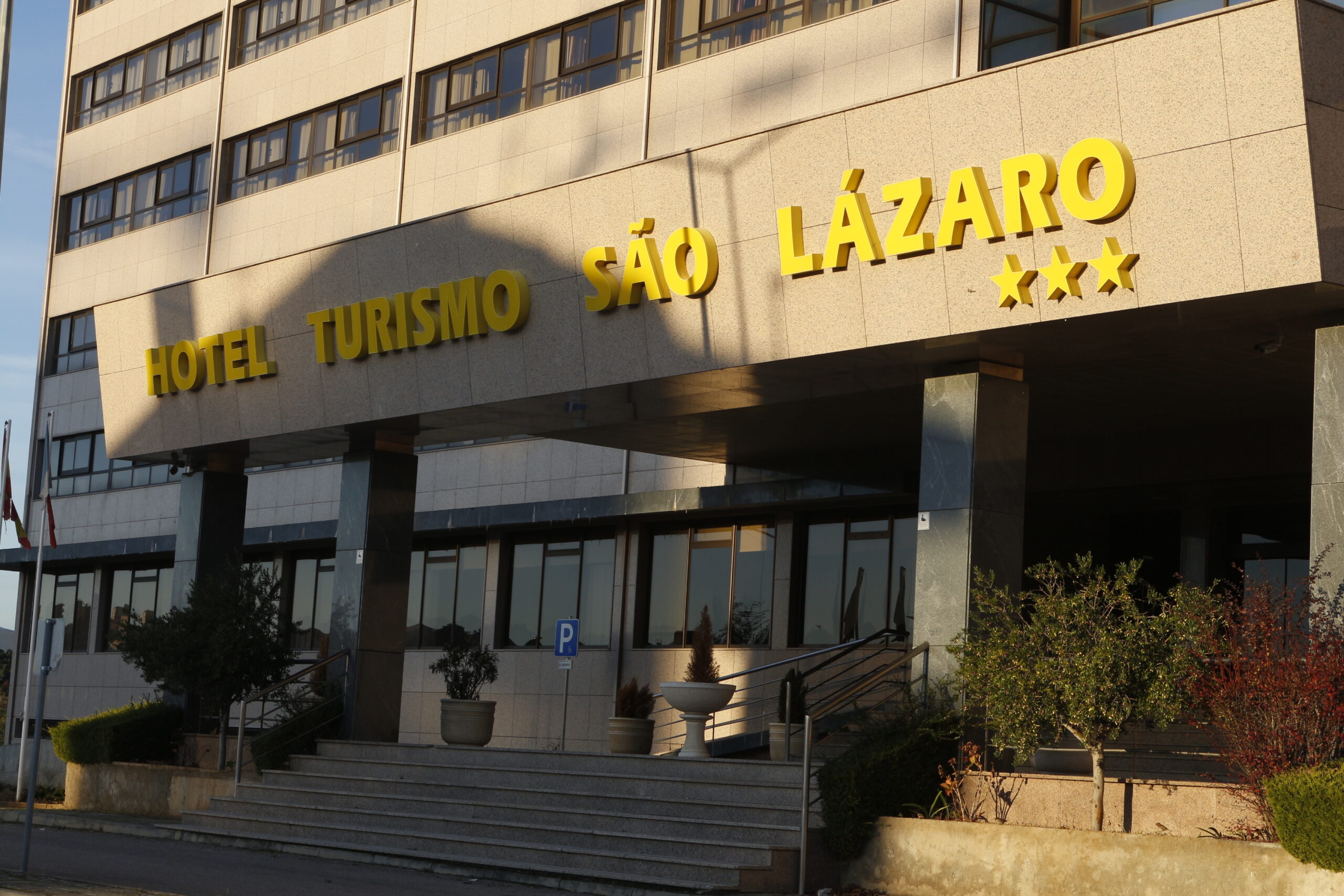 Falta de reservas obriga Hotel São Lázaro a fechar em Dezembro