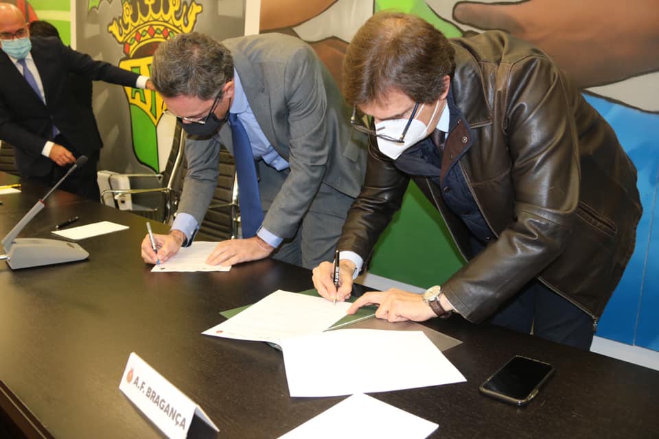 Cartão branco passa a ser uma realidade na A.F. Bragança