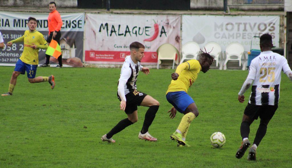 Kika resolve dérbi e quebra jejum do Bragança