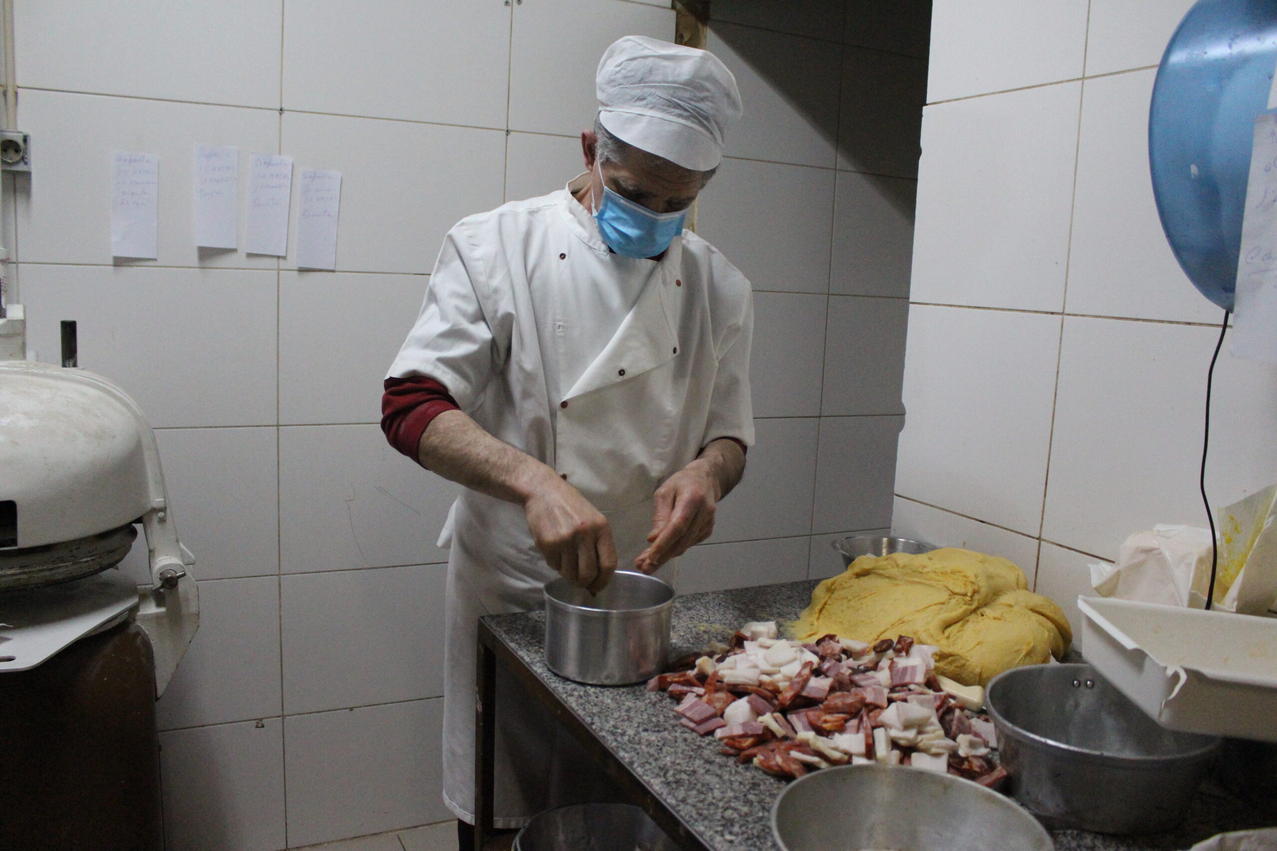 Páscoa transmontana está mais doce mas o folar de carnes não perde destaque