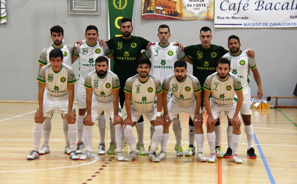 Macedense perde com o Caxinas e adia decisões para a última jornada da fase regular