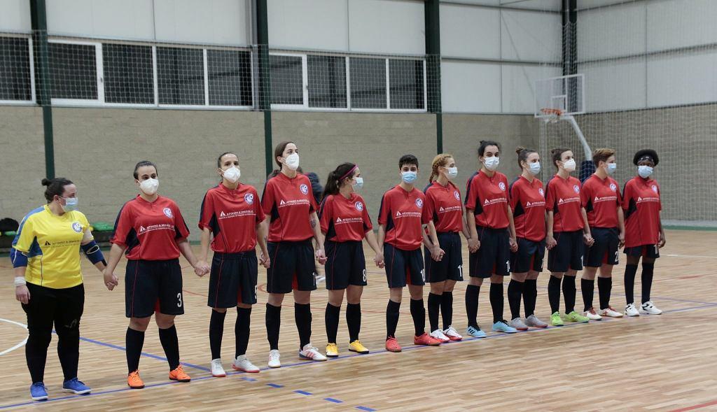 Macedense e A.D. Paredes em diferendo devido ao adiamento do jogo de futsal feminino por causa de um caso de covid-19