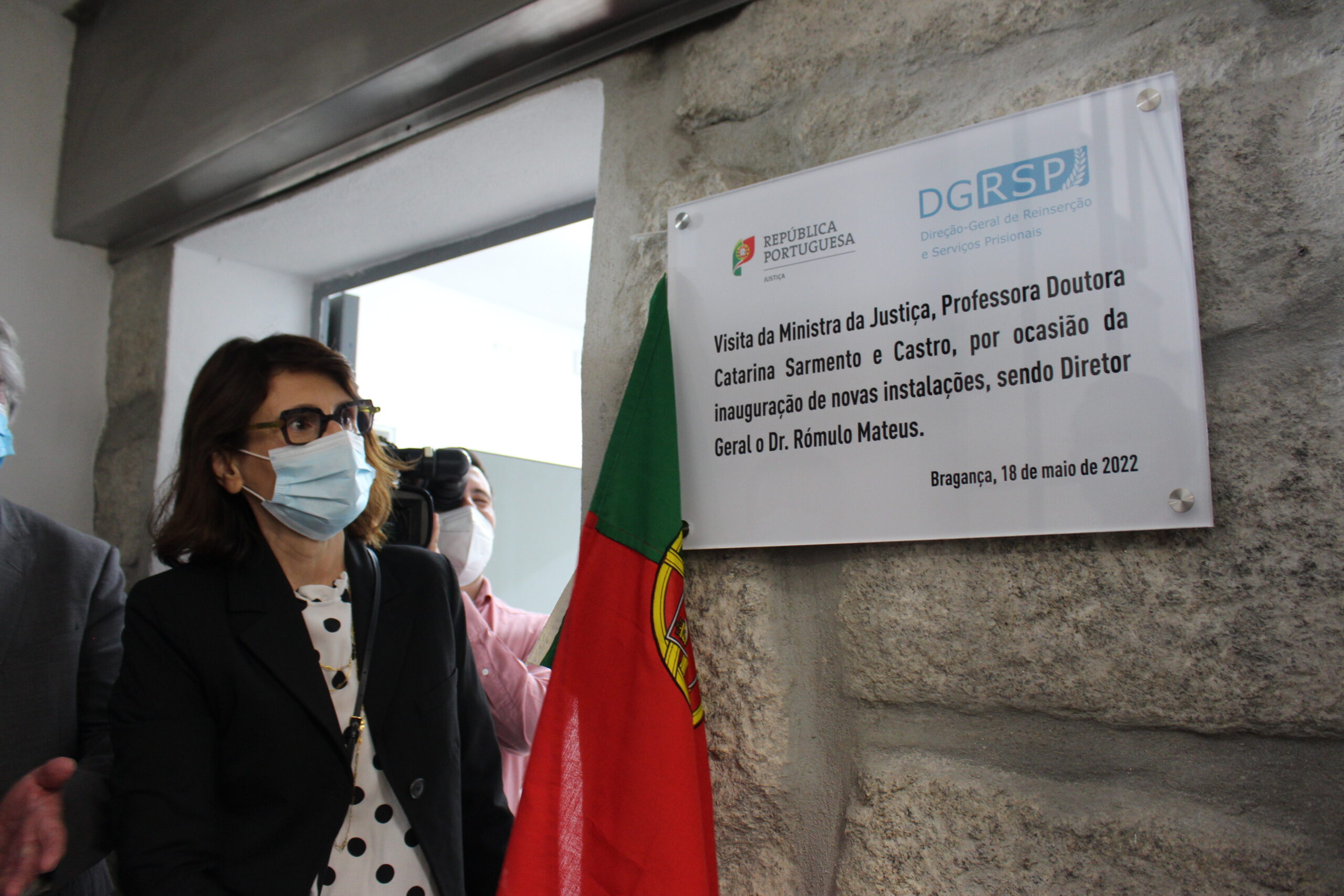 Ministra da Justiça visitou prisão de Bragança e quer “humanizar” condições dadas aos reclusos