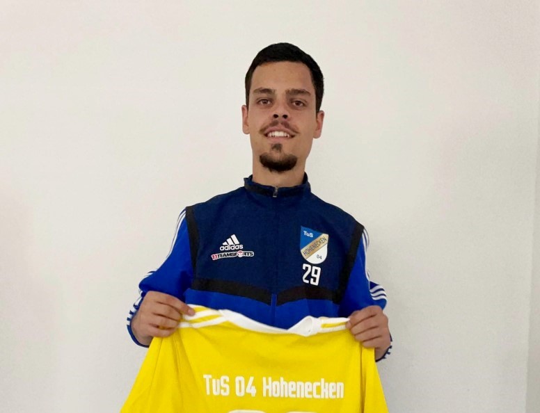 Guarda-redes natural de Bragança satisfeito com a mudança para o Tus 04 Hohenecken