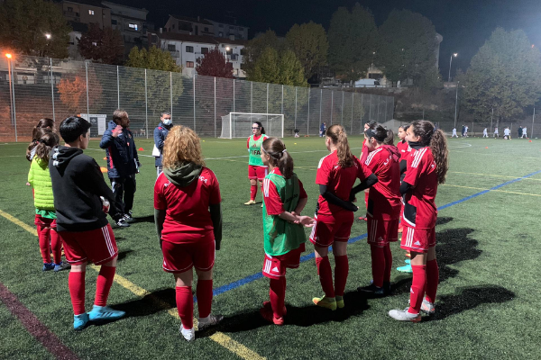 Selecções distrais de futebol feminino regressam aos treinos no dia 18 para preparar participação no TIA e na Copa Gallaecia
