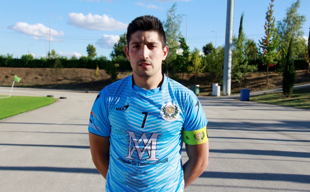 Tiago Costa estreia-se na baliza