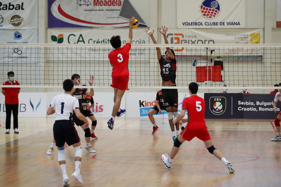 Selecção Nacional de Voleibol Sub-17 realiza três amigáveis com Espanha em Miranda do Douro