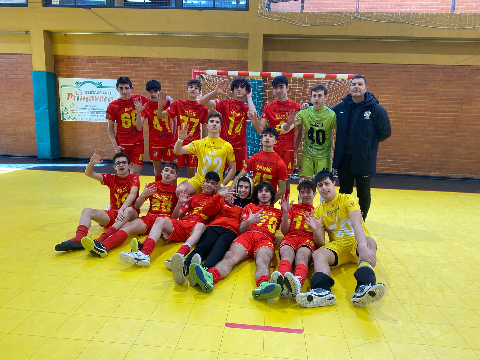 Escola Arnaldo Pereira sagra-se campeã distrital de futsal em juvenis