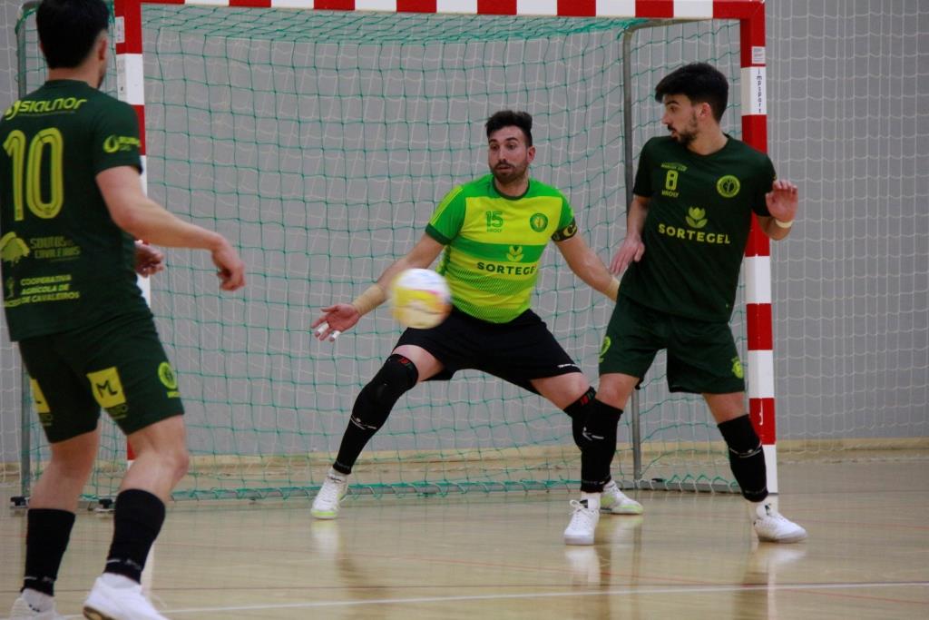 Macedense deixa escapar a vitória e termina jogo com empate