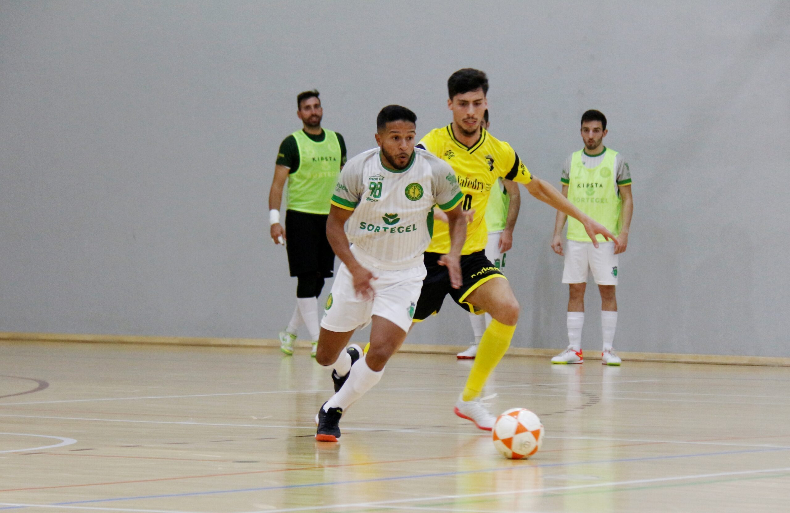 Patrick Erik regressa ao Macedense