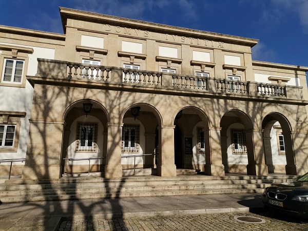 Funcionários judiciais dos tribunais do distrito avançam com greve