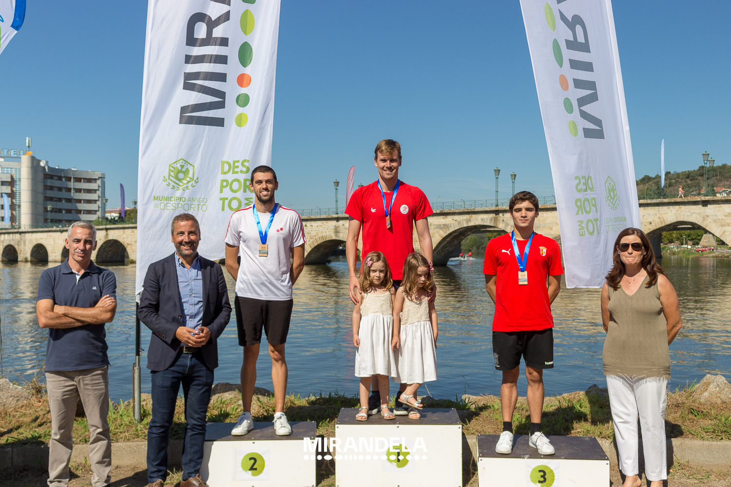 Hugo Ribeiro e Marta Aguilar vencem Travessia do Rio Tua