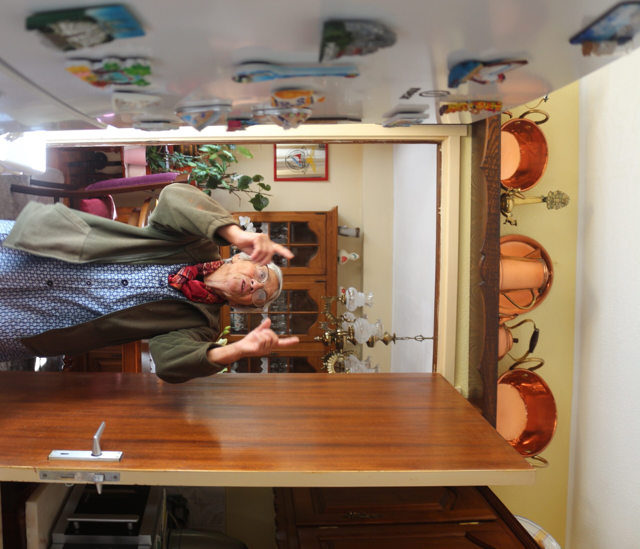 Moradores do Bairro Social da Coxa em desespero porque lhes chove tanto em casa como na rua