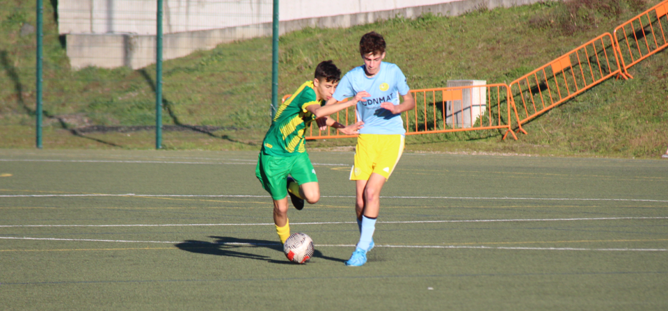 Escola Crescer venceu o Lomarense e conquistou a primeira vitória na Fase de Manutenção e Descida