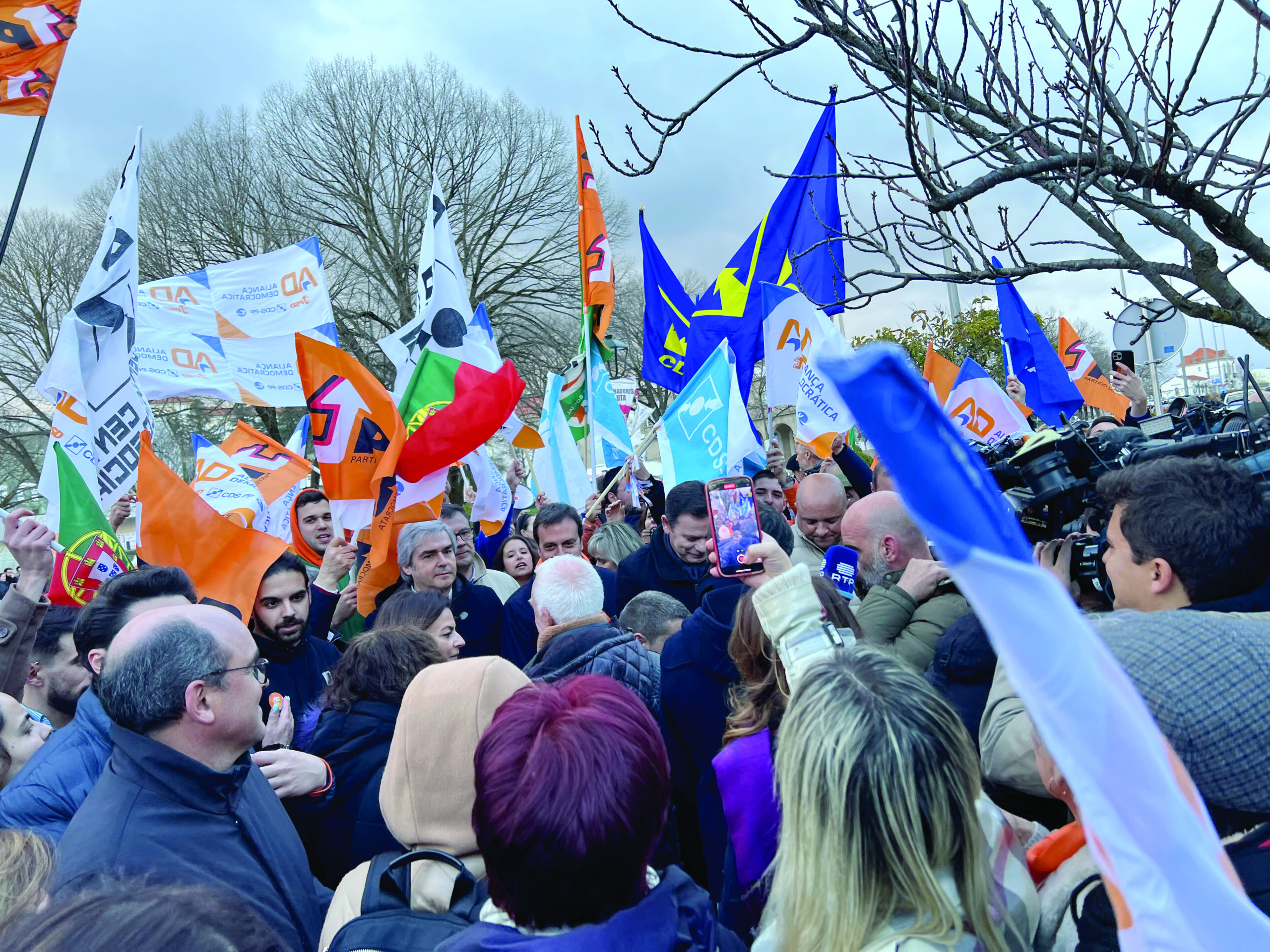Luís Montenegro repetiu visita ao distrito onde há dois anos o PSD perdeu um deputado