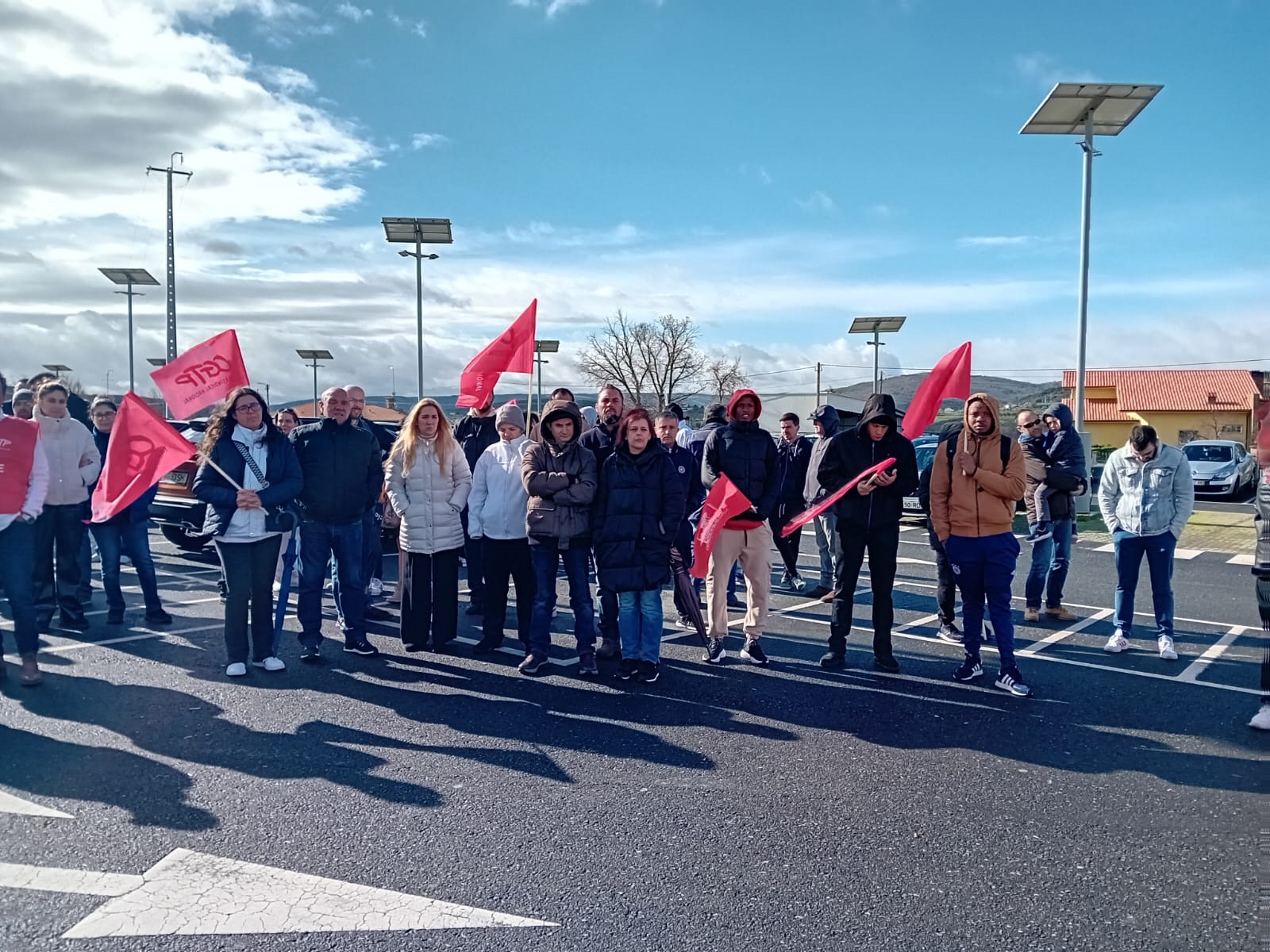 Trabalhadores da Faurecia voltaram a fazer greve