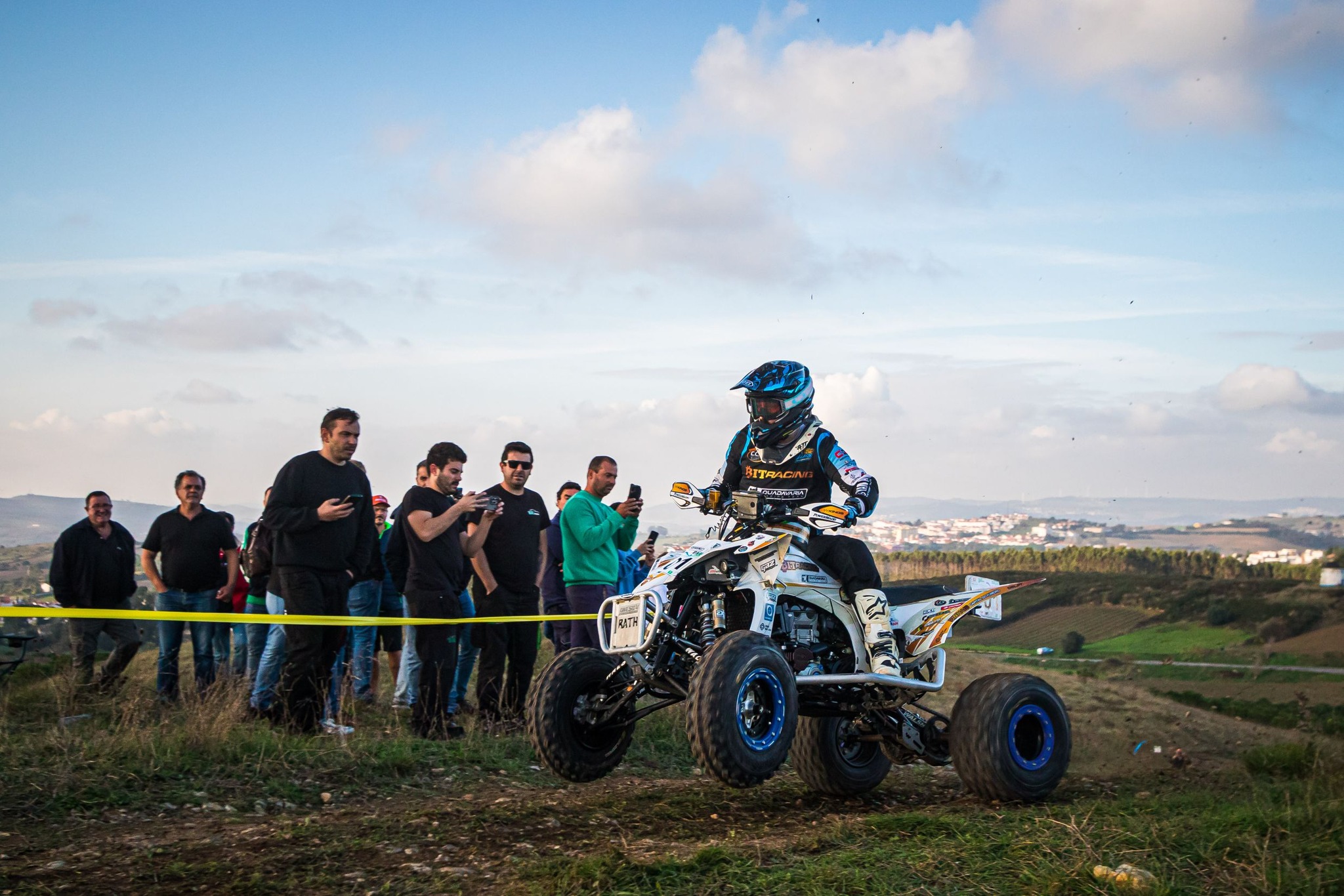 Vinhaense Luís Fernandes sagra-se campeão nacional e europeu de Bajas em quads