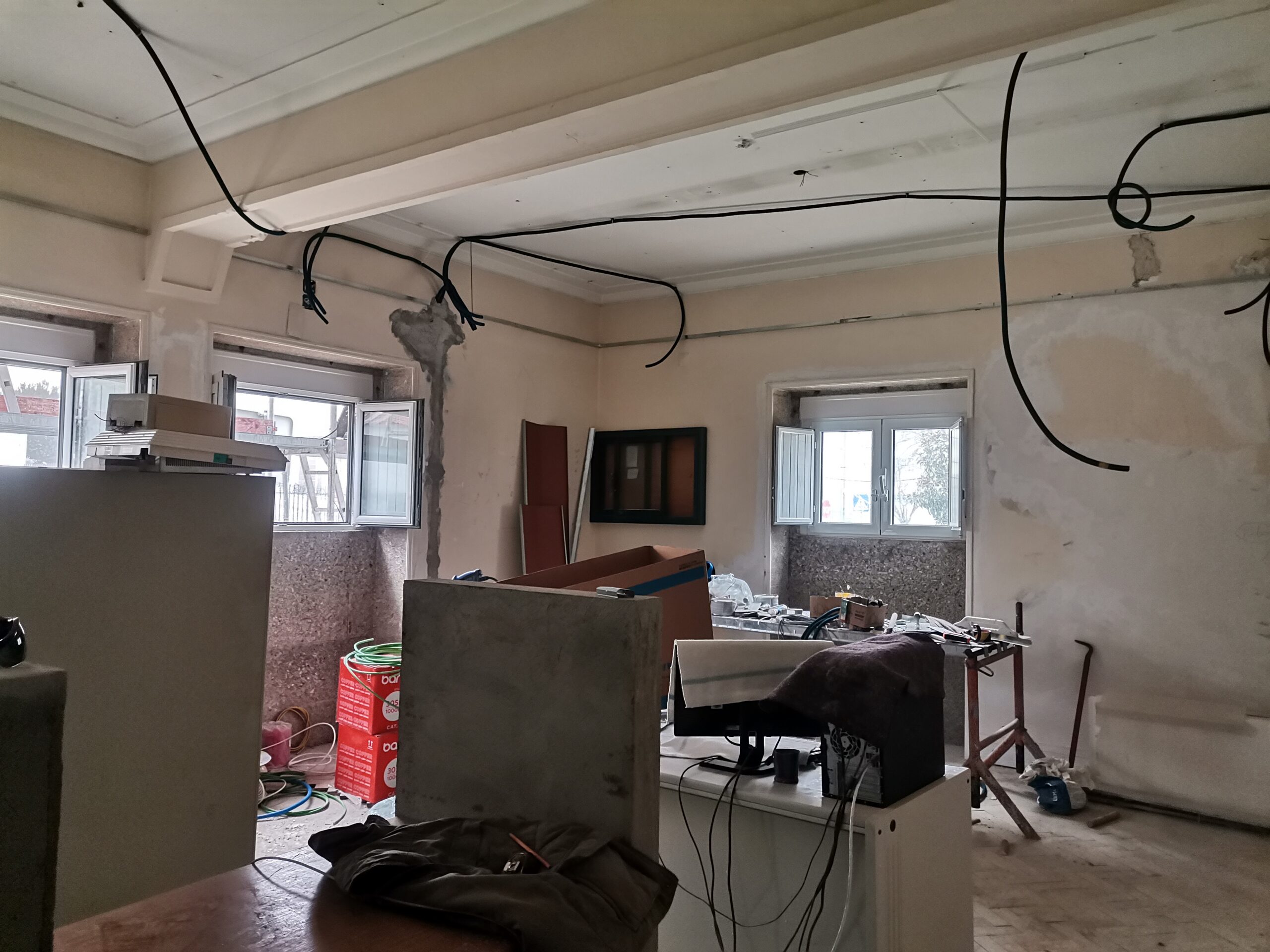 Obras no Tribunal de Vimioso arrastam-se há meses com funcionárias em condições “muito precárias”