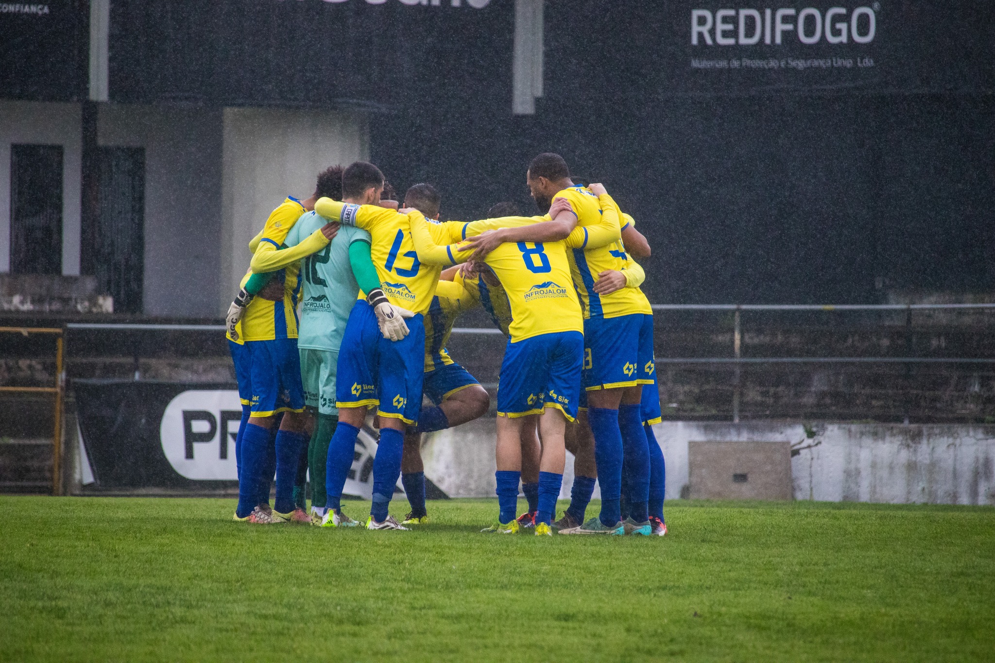 Grupo Desportivo de Bragança reduzido a nove jogadores segura vitória em Santo Tirso