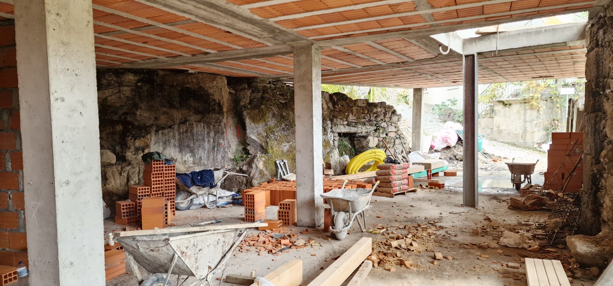 Alteração à Lei dos Solos é um tapa sol com a peneira para a região