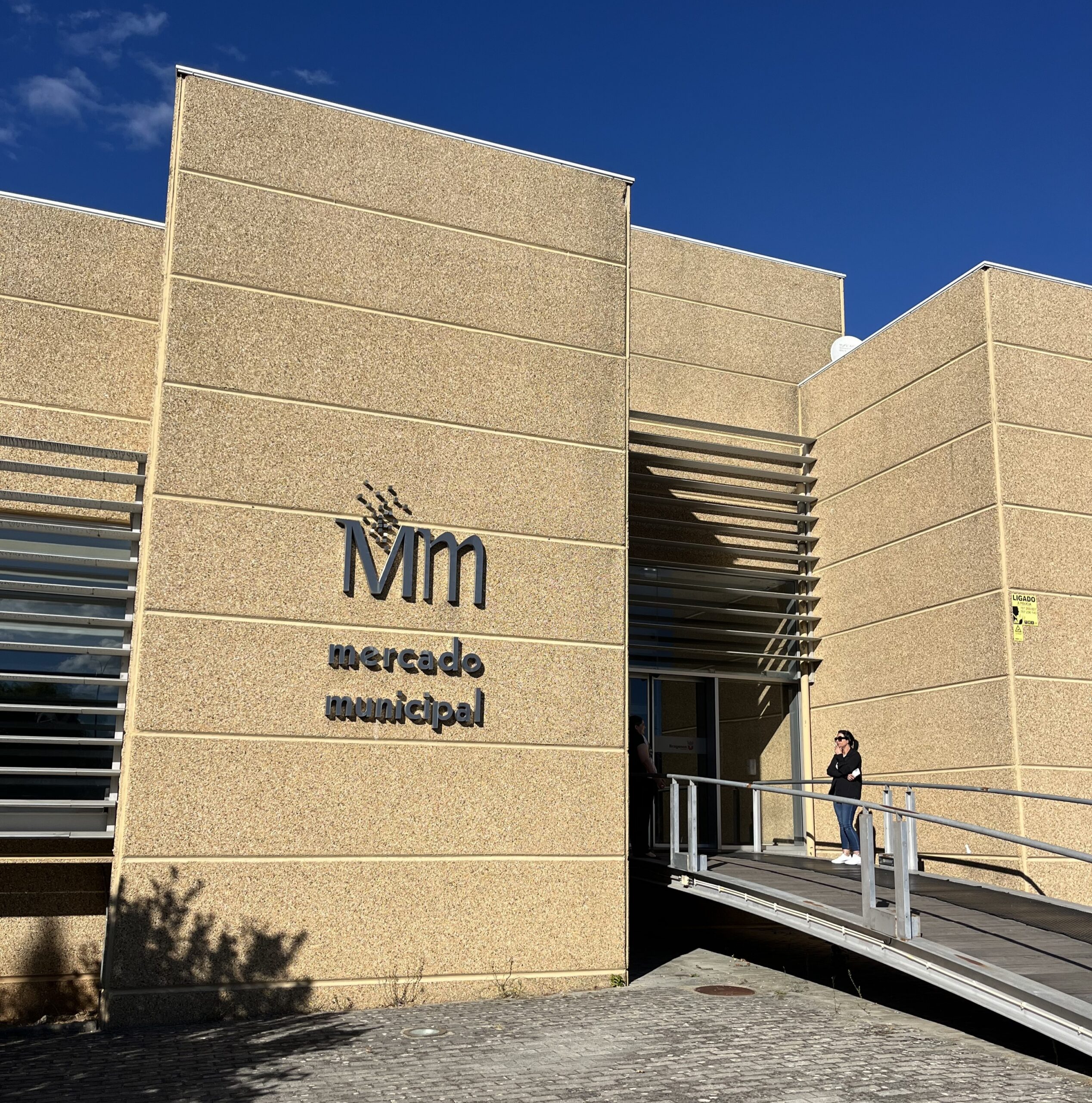 Comerciantes do Mercado Municipal de Bragança pedem apoio urgente à autarquia