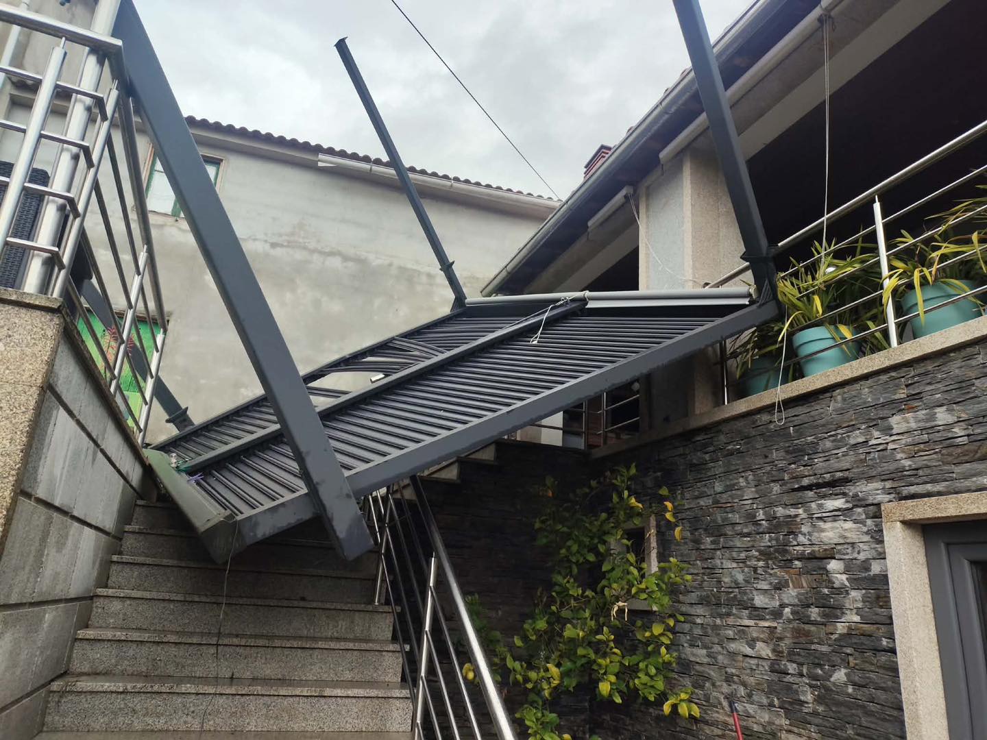 Tornado em Mofreita levou vários telhados “pelos ares”