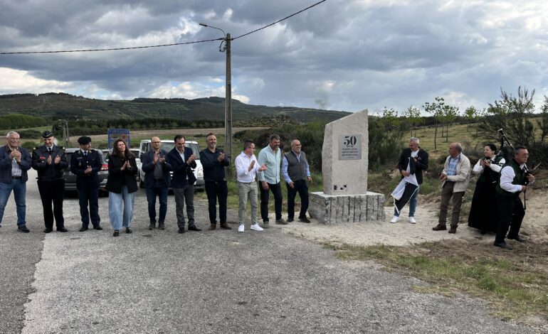 Vinhais assinalou Abril com símbolo de liberdade na fronteira