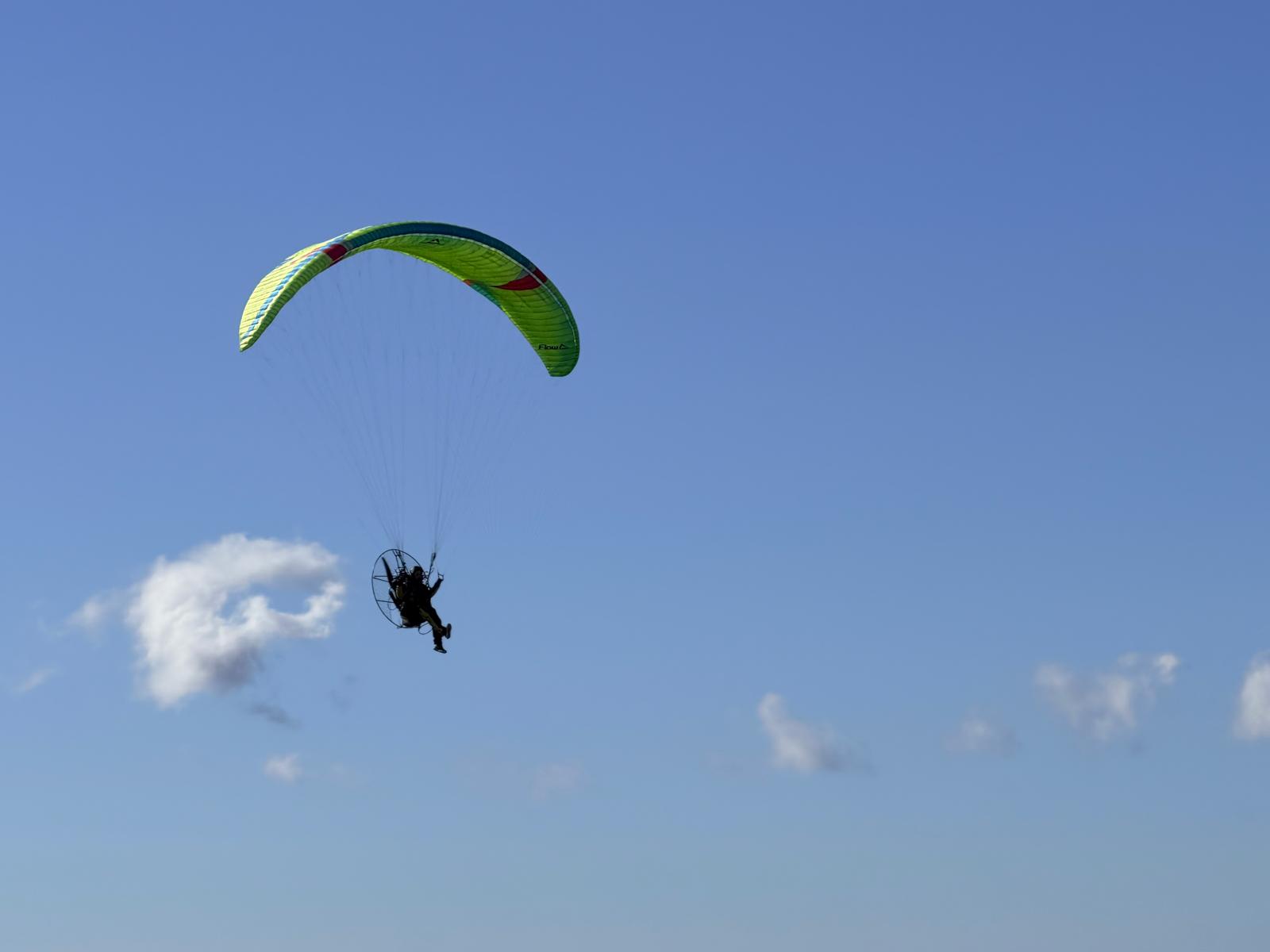 São Pedro de Sarracenos recebeu pela primeira vez Convívio de Paramotor com 50 pilotos